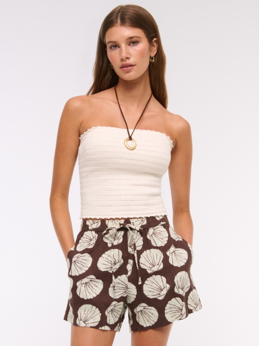 NWT size M Abercrombie & Fitch Cream and Brown shell shorts